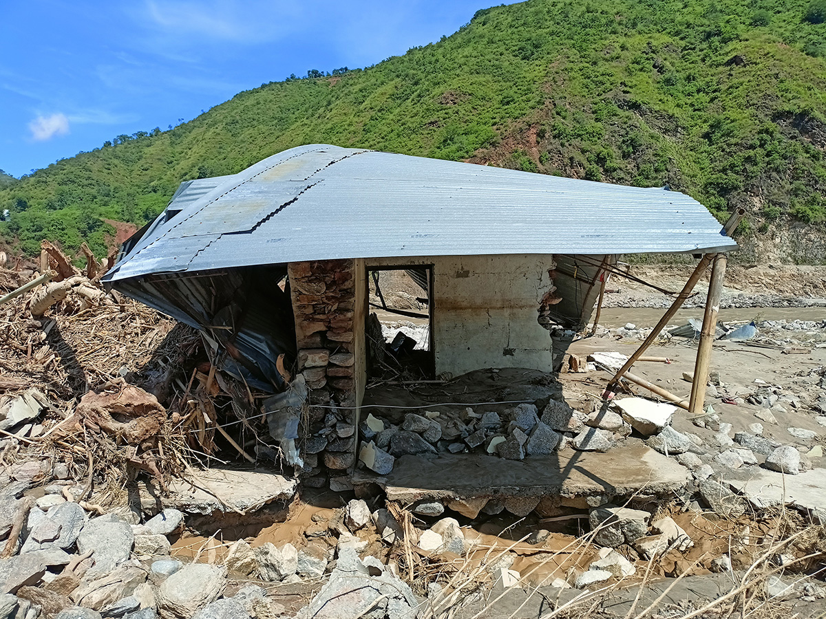 बचाऊ ! बचाऊ ! भनेर छोरोले हारगुहार मागेको आवाजले बोधकुमार र बिन्दा अहिले पनि भक्कानिन्छन्