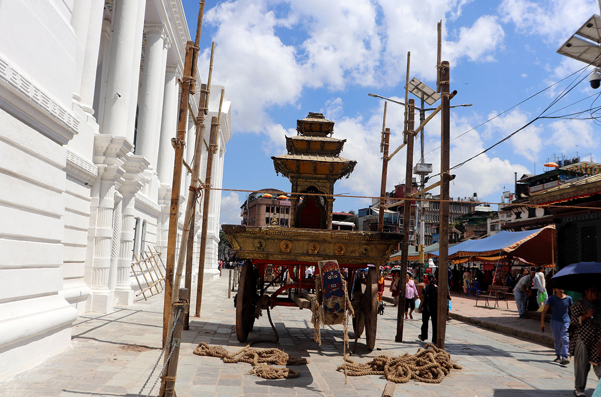 बसन्तपुरमा इन्द्रजात्राको तयारी