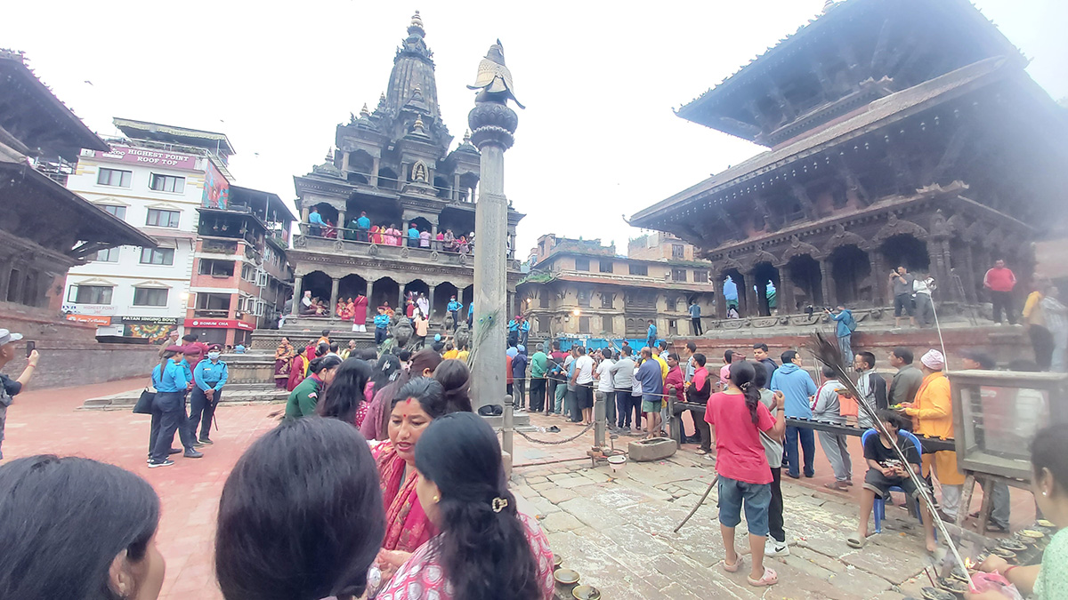 श्रीकृष्णजन्माष्टमी : पाटनस्थित कृष्ण मन्दिरमा दर्शनार्थीको घुइँचो