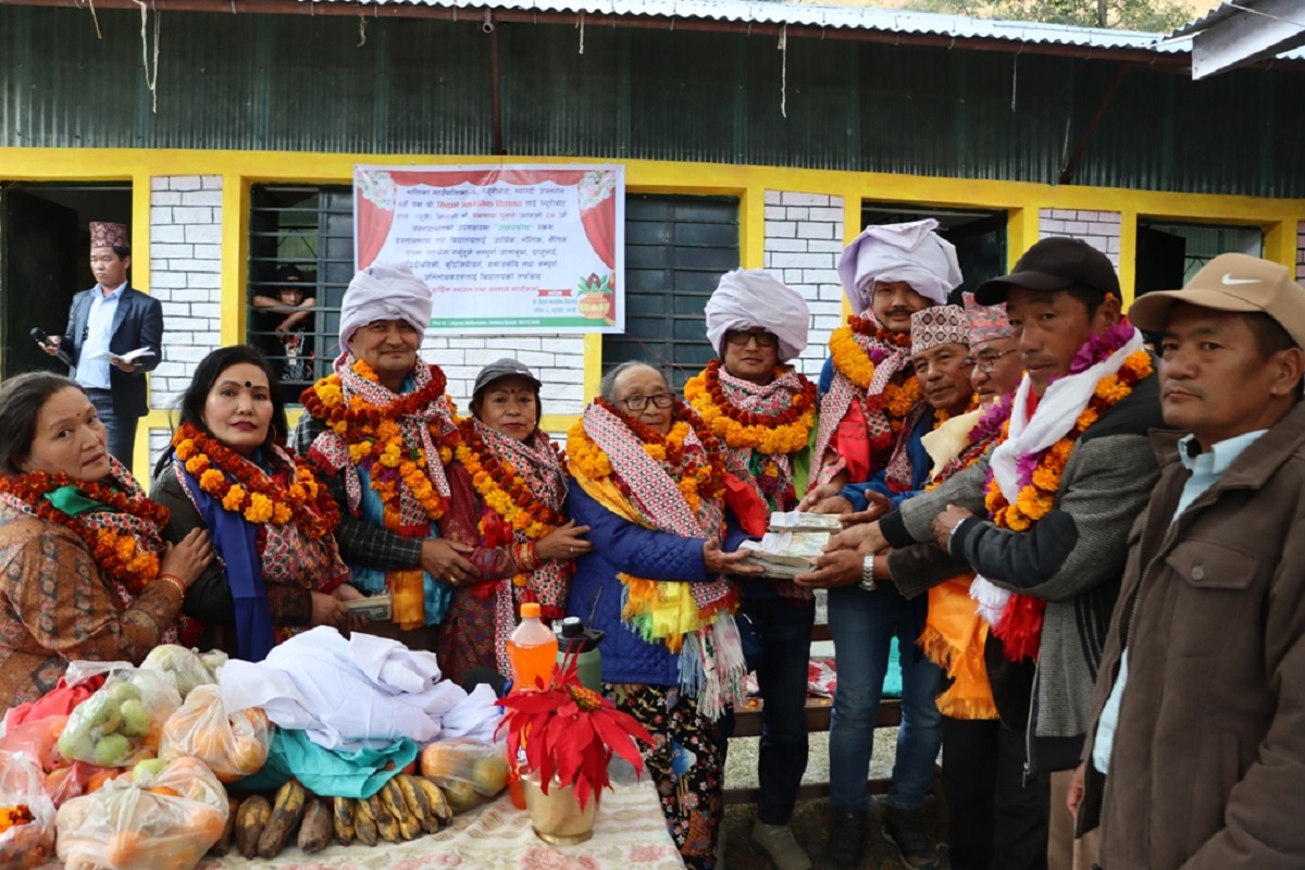 चौरासी वर्षे पूजा खर्च कटौती गरेर विद्यालयलाई ४ लाख सहयोग